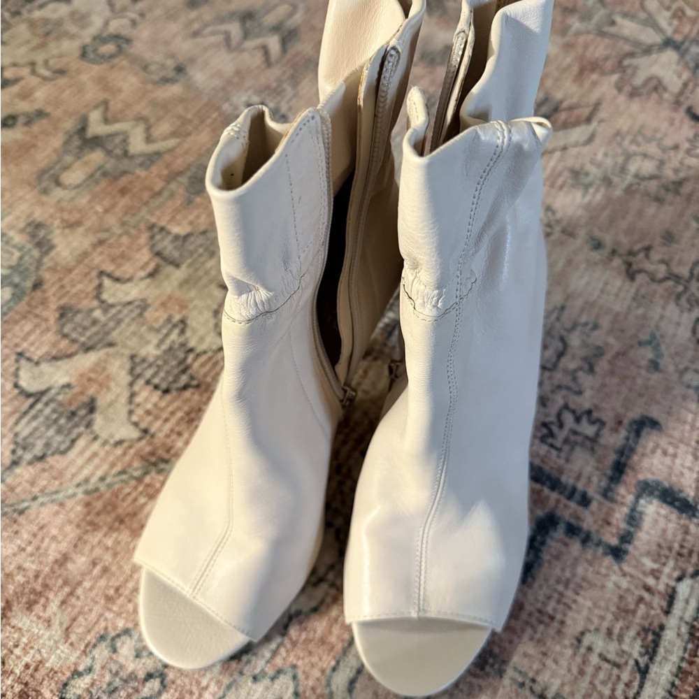 Vince Camuto Cream Peep-Toe Ankle Booties 7.5